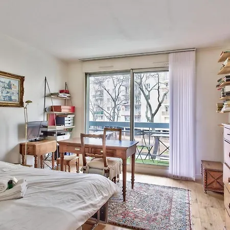 Apartment Studio W Balcony Near Eiffel Tower In - Welkeys *